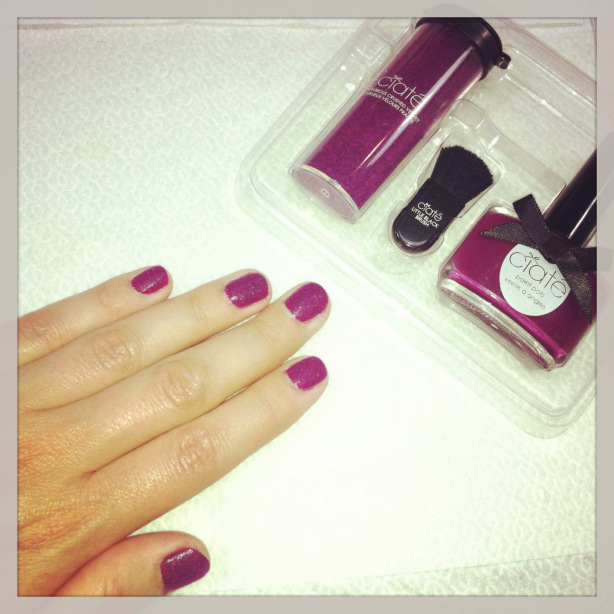 לק הקטיפה שניה אחרי המניקור