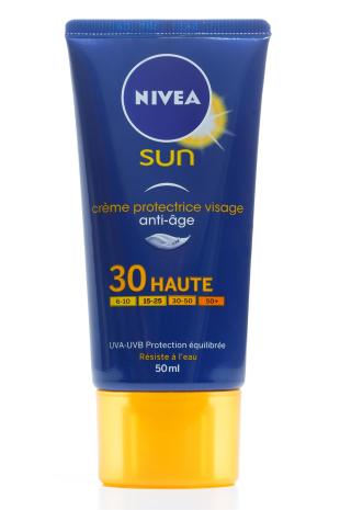 ניוואה משיקה קרם הגנה לפנים Anti-Age face sun cream SPF30 צילום יחצ חול (Custom) (2)