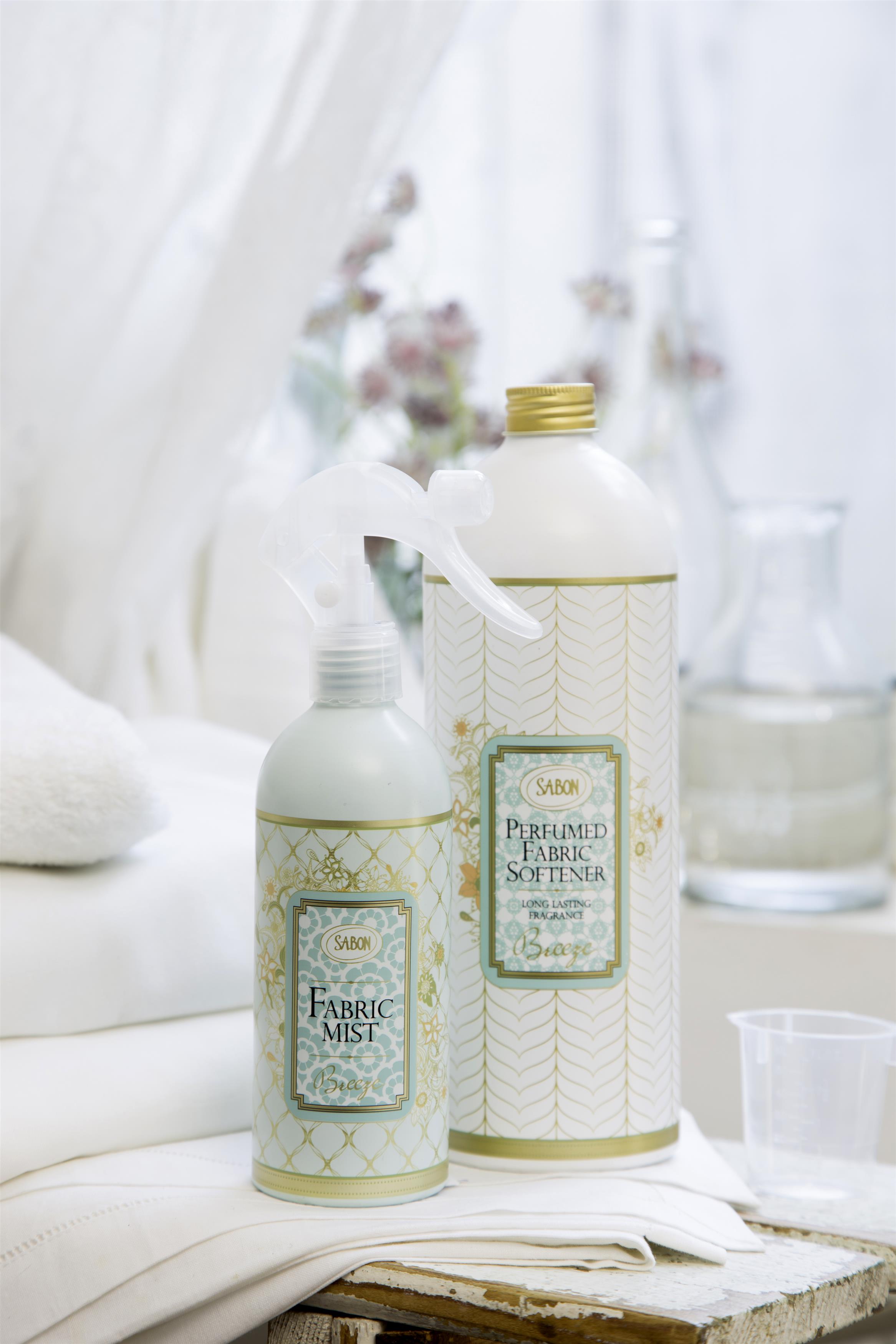 מרכך כביסה ומבשם טקסטיל מסדרת BREEZE מבית סבון מחיר 69 שח צילום דן לב (5)